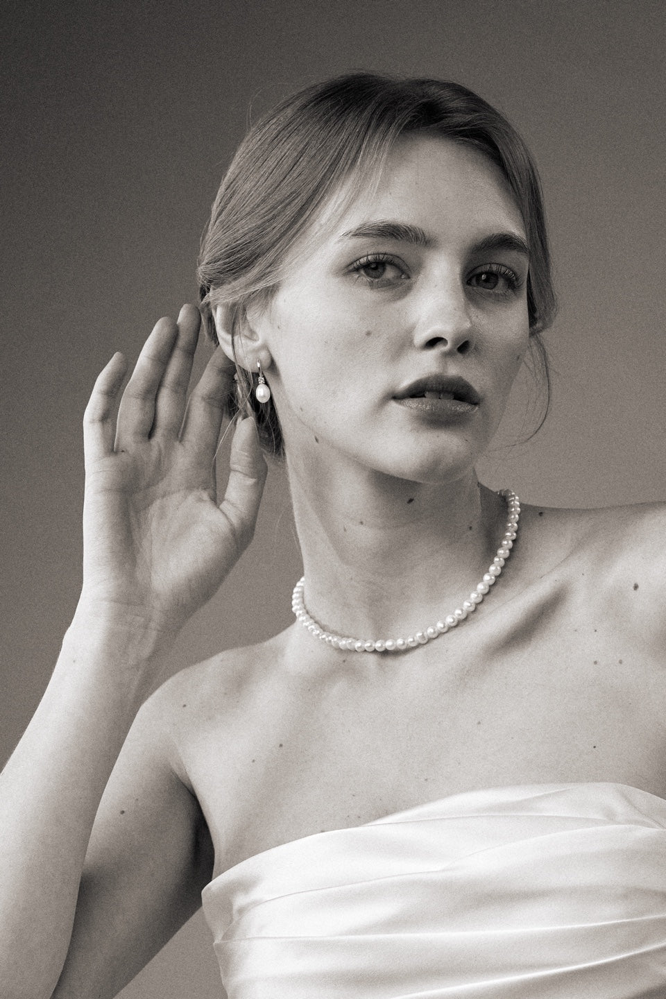 Shining Pearl Earring