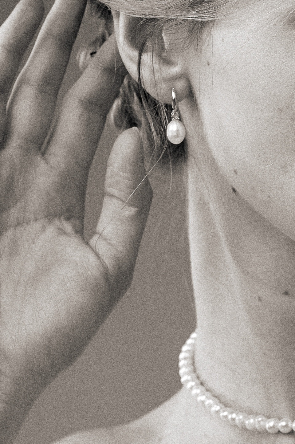 Shining Pearl Earring